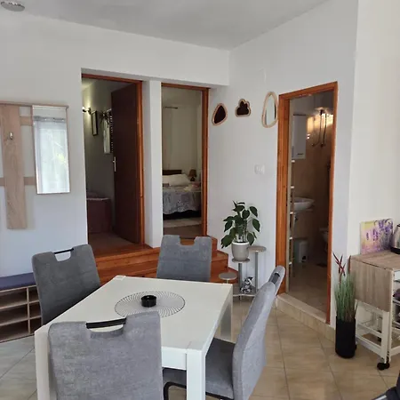 Apartamento Mala Basina -maslina